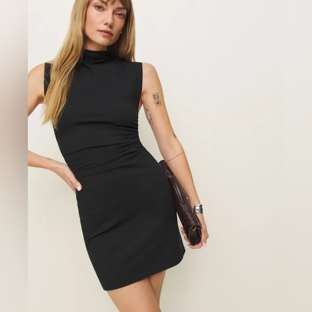 Reformation Alden Knit Mini dress in black!